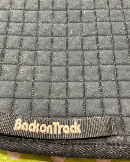 English Saddle Pad Back On Track Black