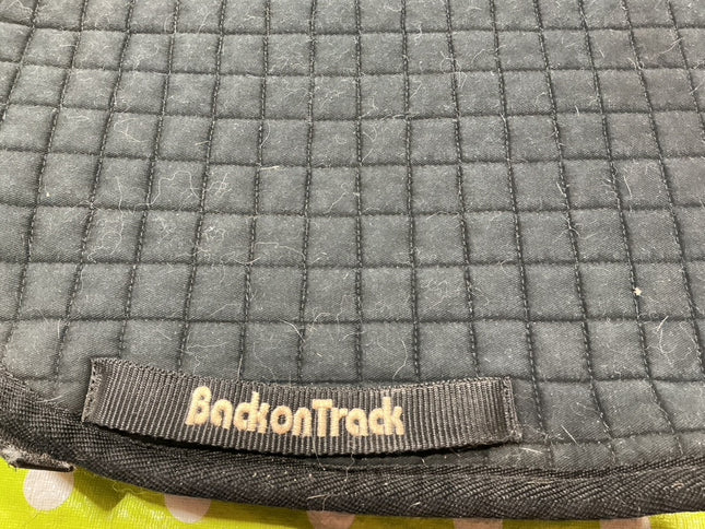 English Saddle Pad Back On Track Black