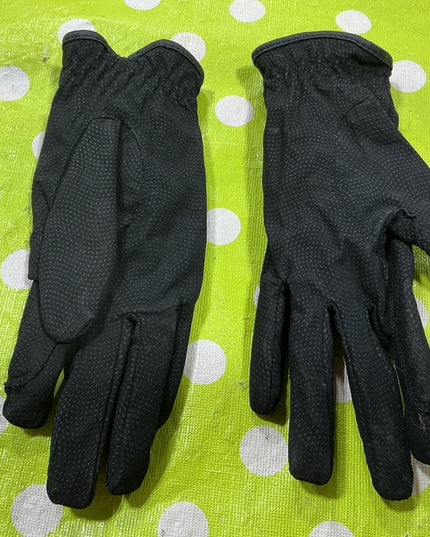 Riding gloves Back on Track