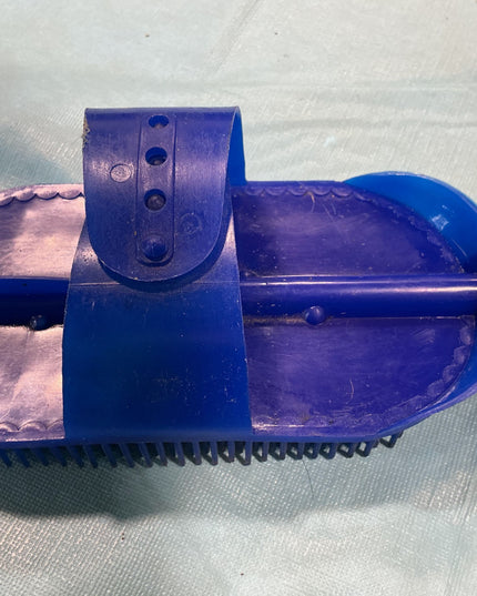 Grooming Curry Comb Blue 