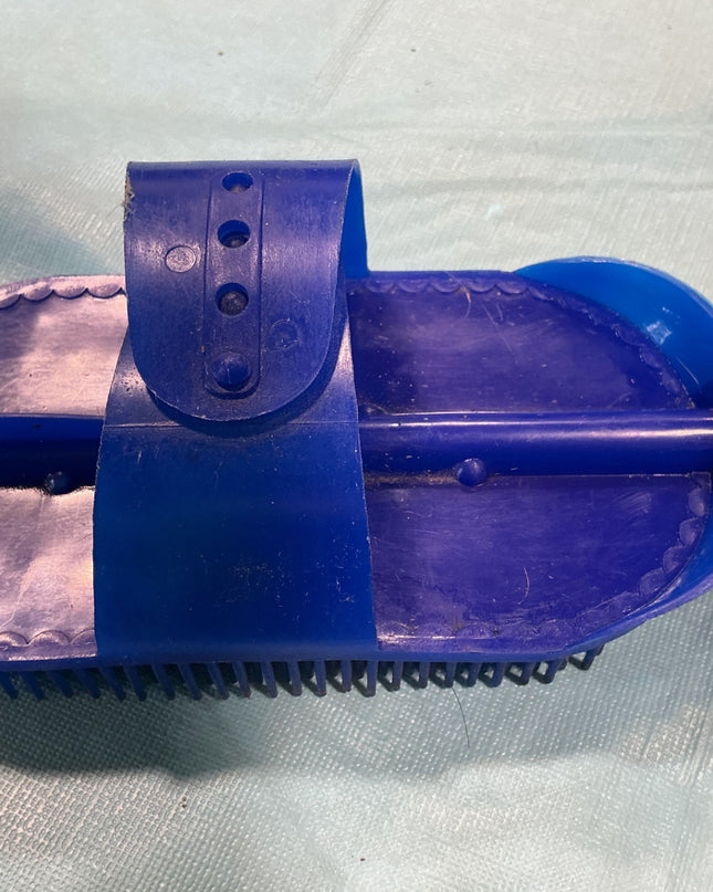 Grooming Curry Comb Blue 