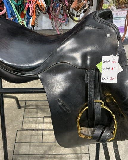 English Dressage Saddle S18" G6"