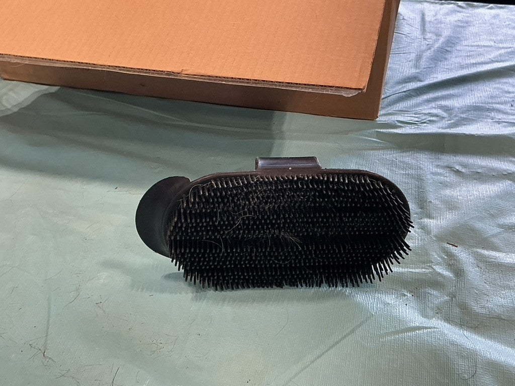 Curry Comb Plastic 