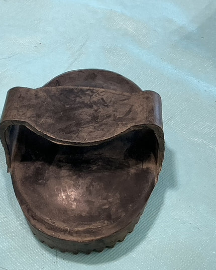 Curry Comb Rubber Oval 
