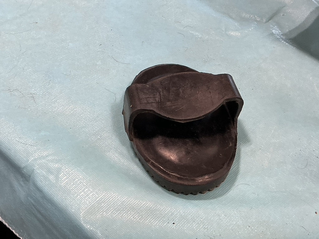 Curry Comb Rubber Oval 