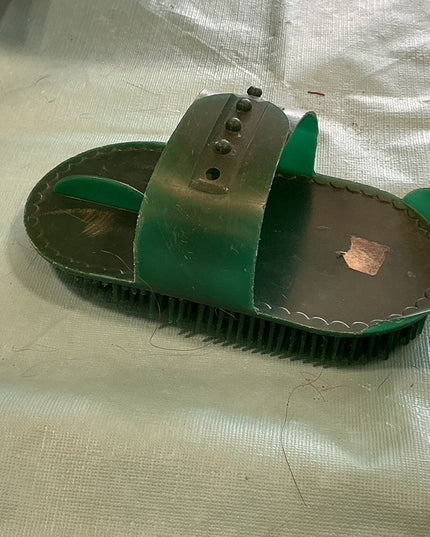 Curry Comb Plastic 