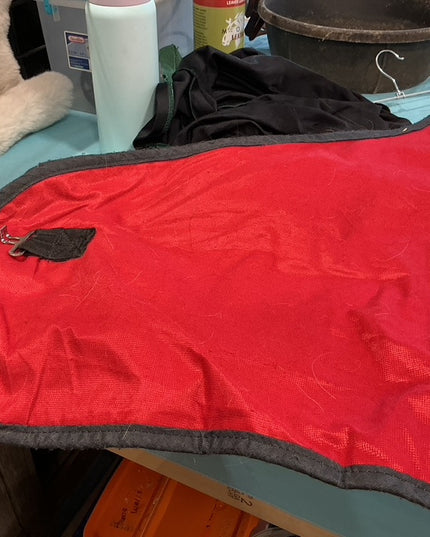 Stable Sheet Red 65" 