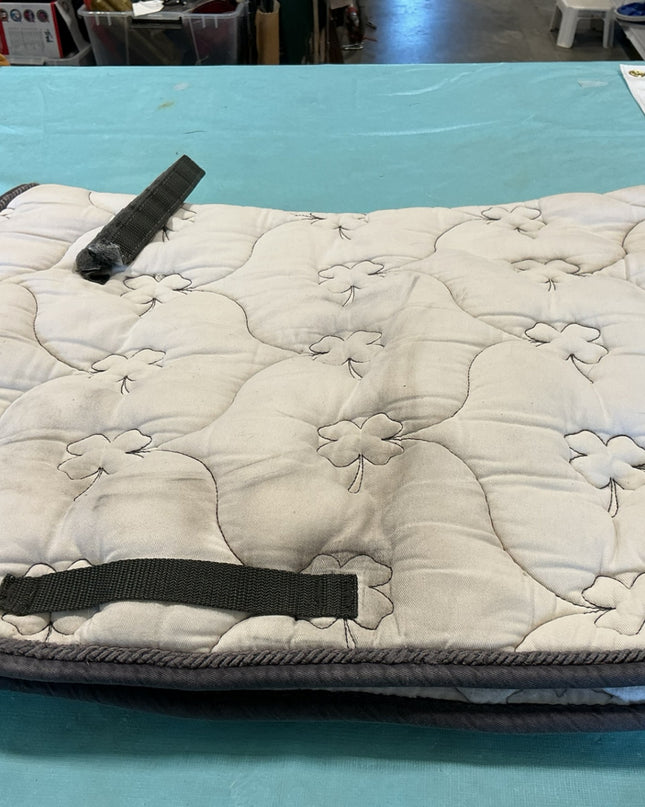 English Pad White/Cloverleaf.   (some stains)