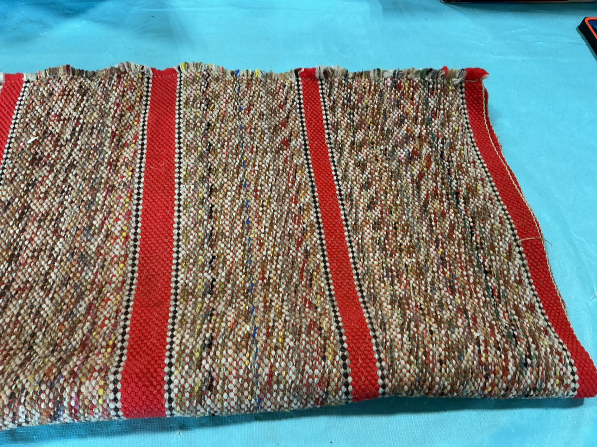 Saddle Blanket Red Mix. 29 x 29