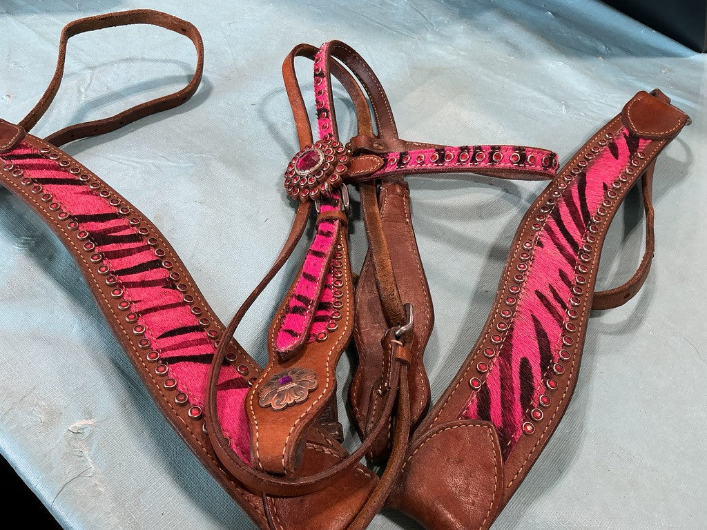 Breast Collar/Headstall Set. Pink Zebra 