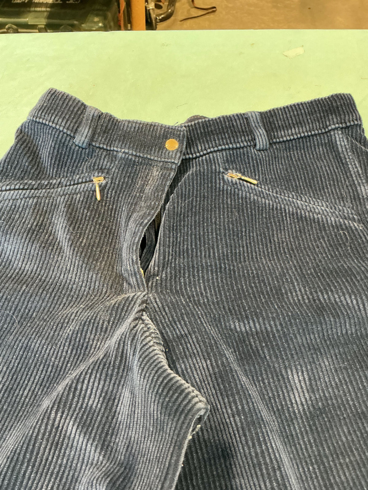 Breeches Harry Hall Blue Corduroy. Size 28L