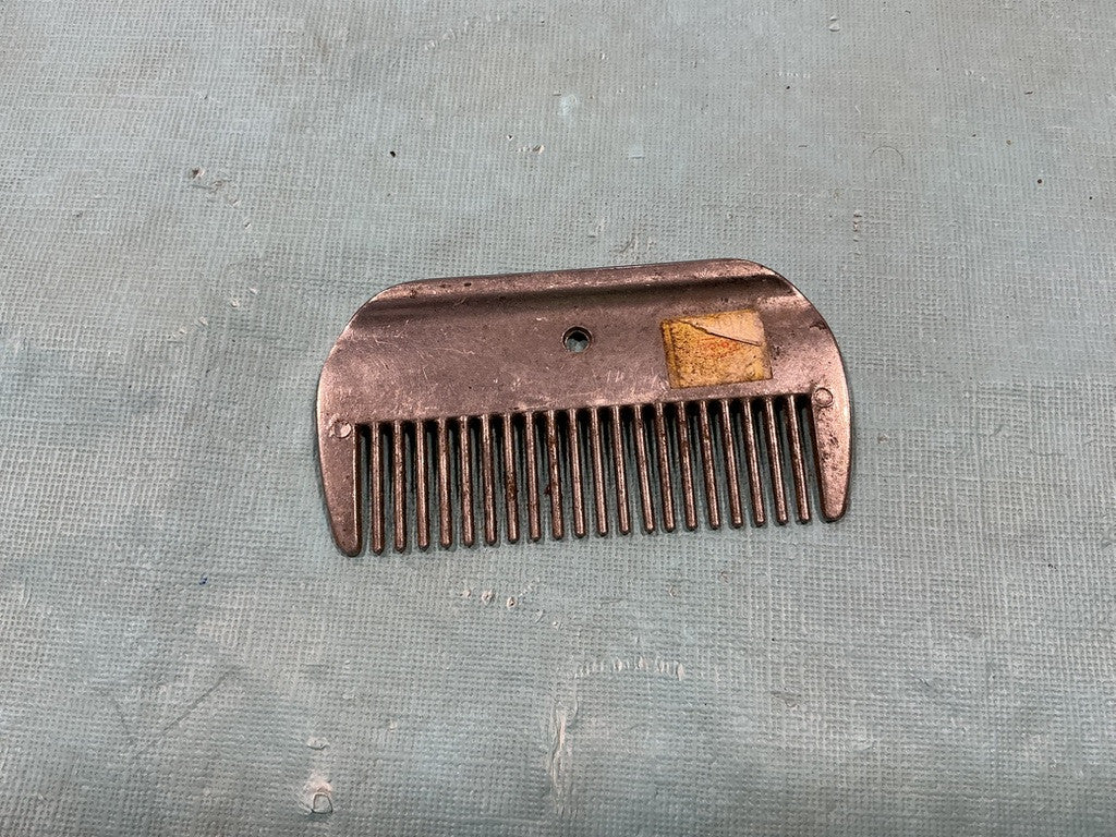 Comb Metal Short 