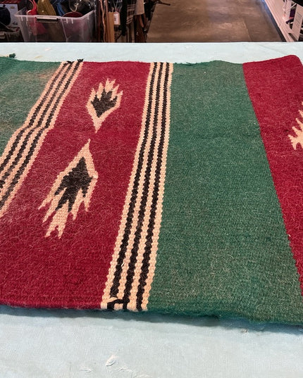 Saddle Blanket Red/Green/Tan. 32 x 31