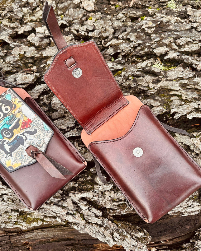Cell Phone Back Cinch Holder: Cowhide