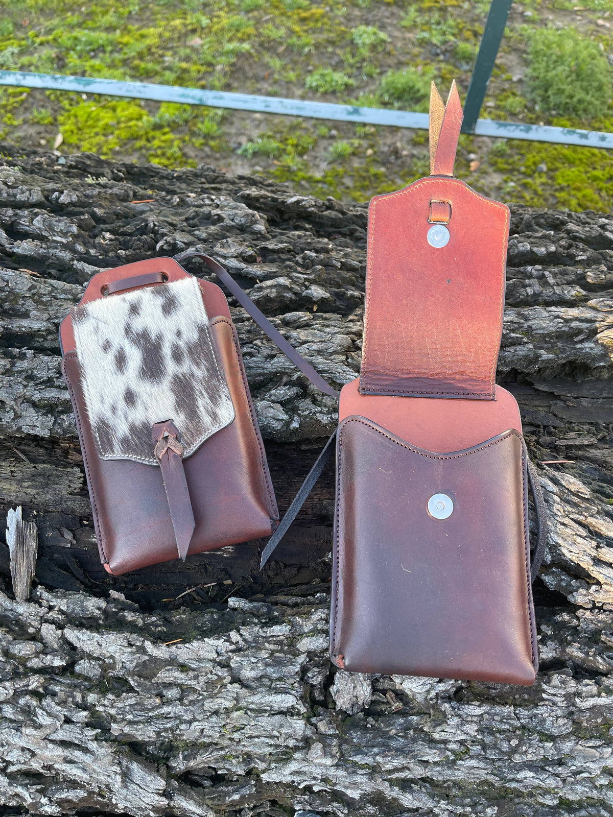 Cell Phone Back Cinch Holder: Cowhide