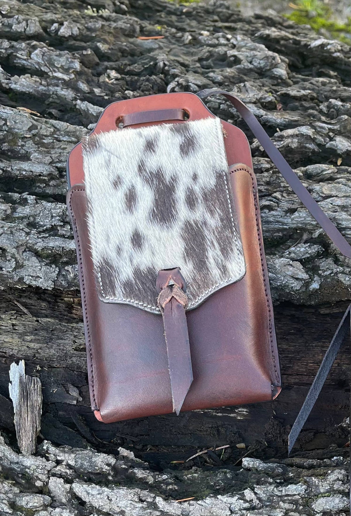 Cell Phone Back Cinch Holder: Cowhide