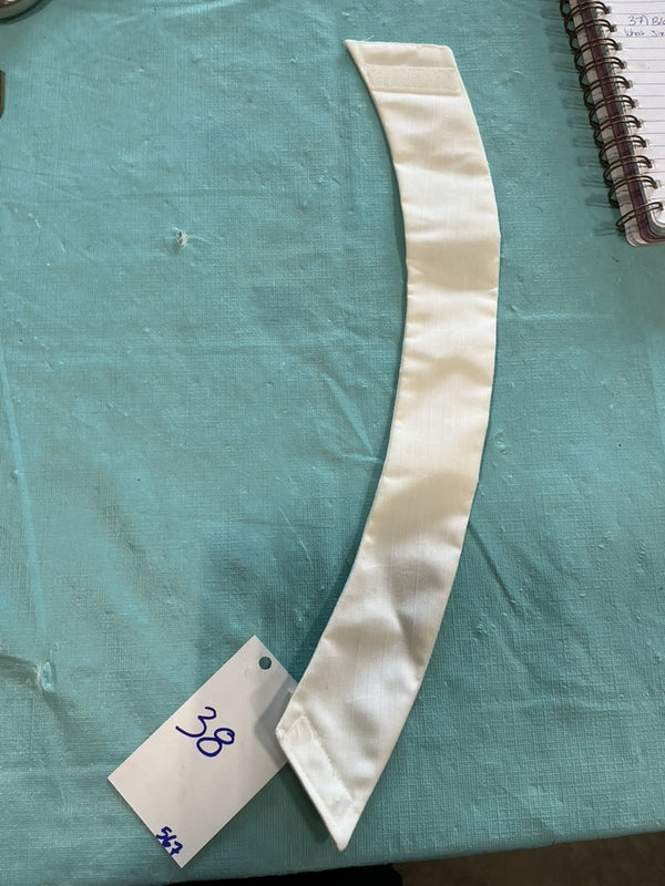English Show Collars – White, Sizes 16 & 18 | Used, Good