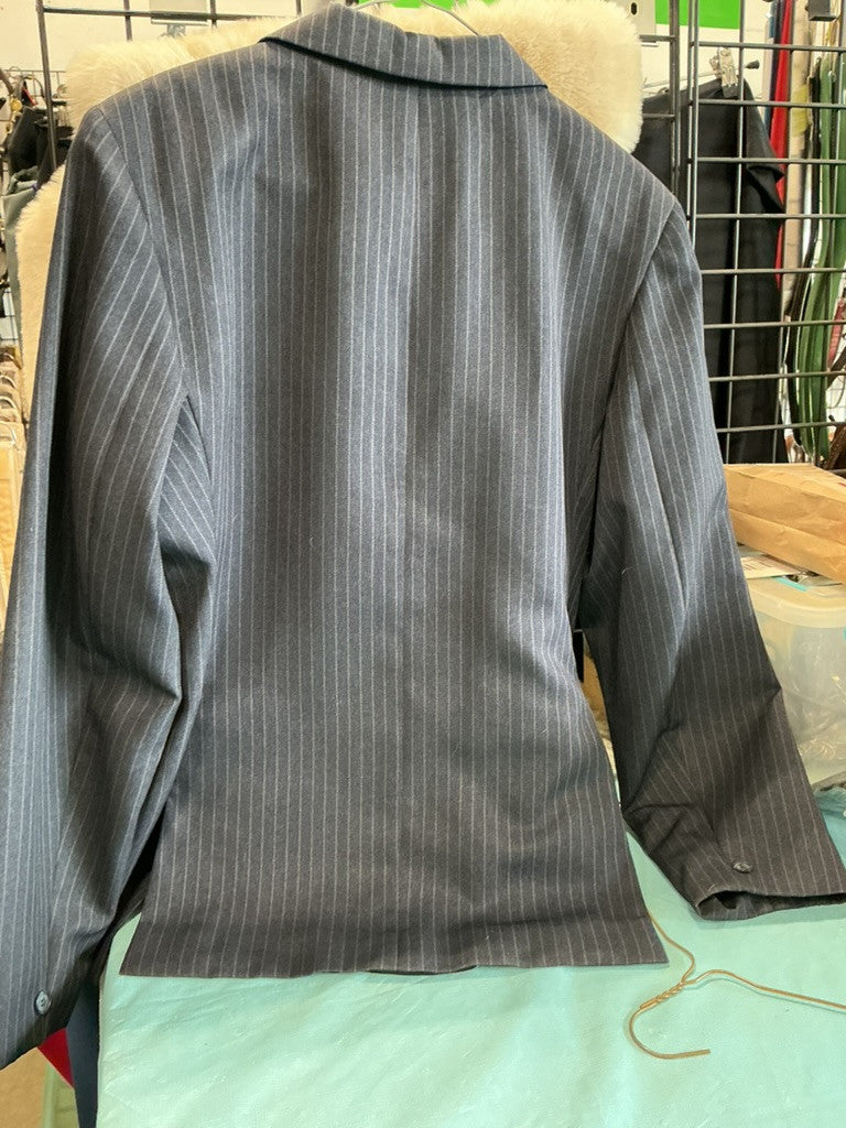 English Show Jacket Size 18 in Strip