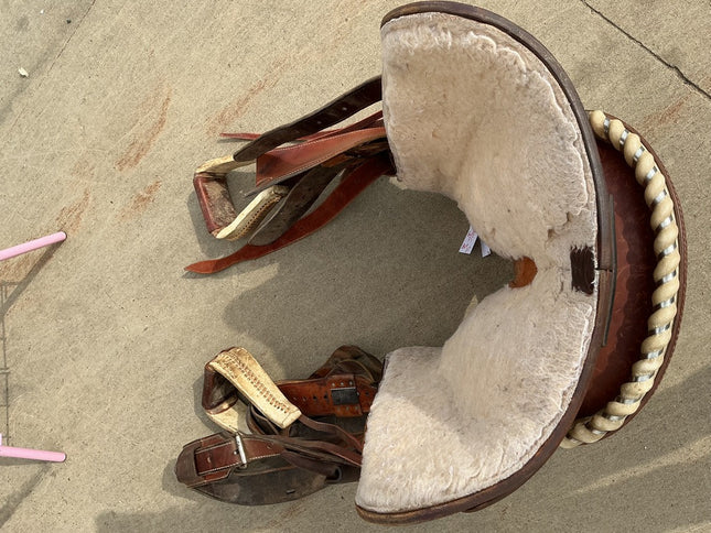 Western Saddle S16" G7.5