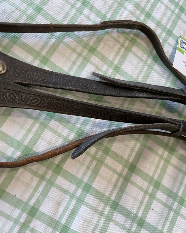 western bridle with deigns ingraved 