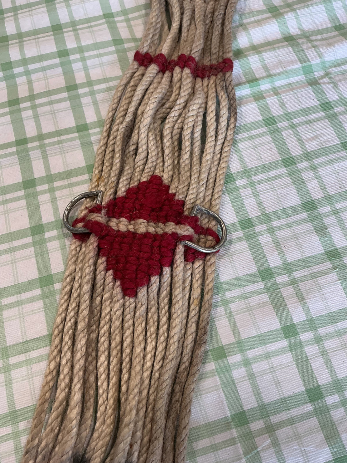 western rope cinch 30" white and red 