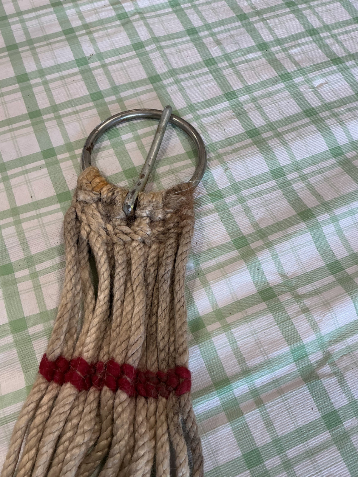 western rope cinch 30" white and red 