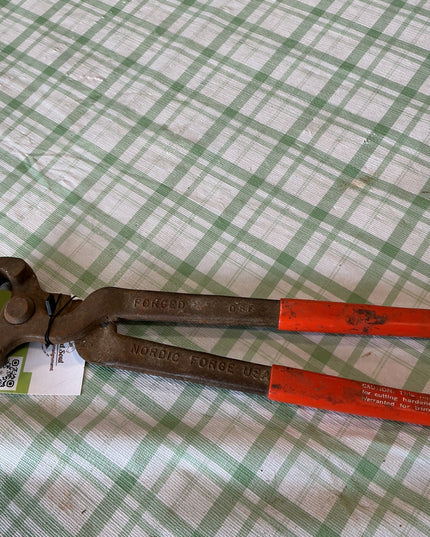 hoof clippers orange rubber handles 