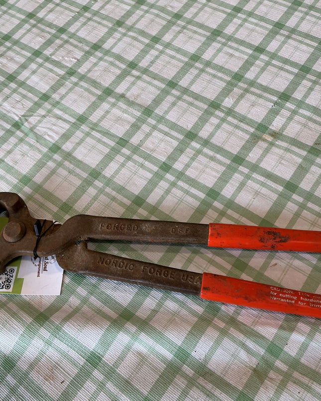 hoof clippers orange rubber handles 