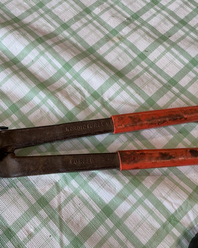 hoof clippers orange handle 