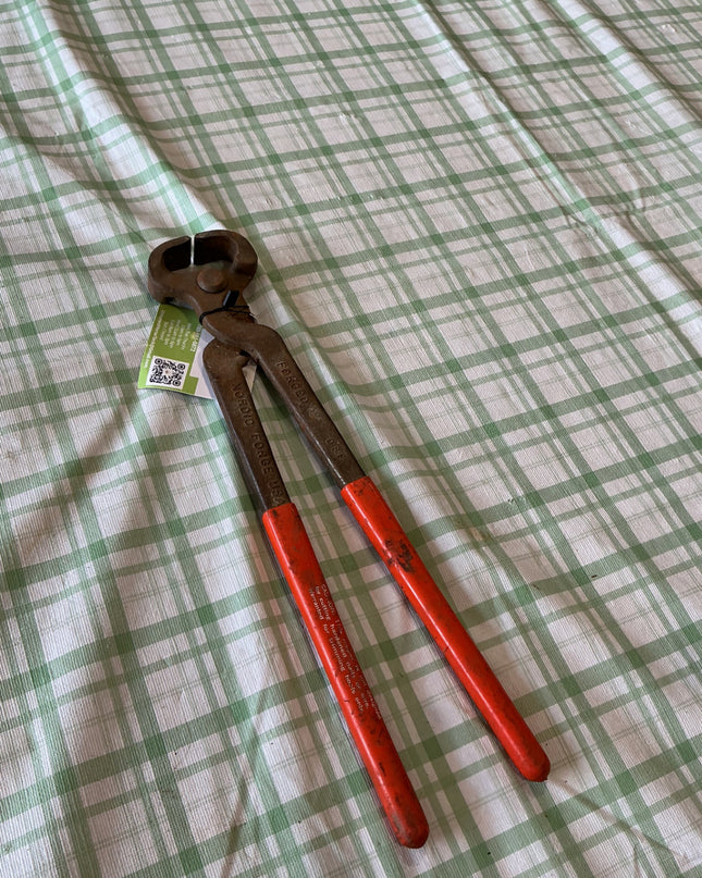 hoof clippers orange rubber handles 