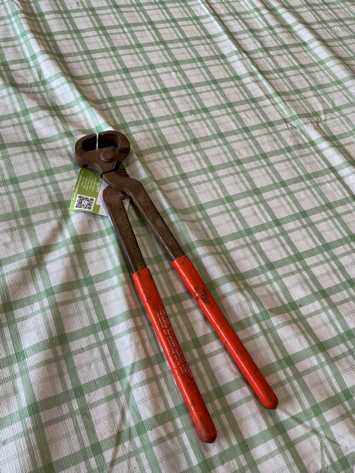 hoof clippers orange rubber handles 
