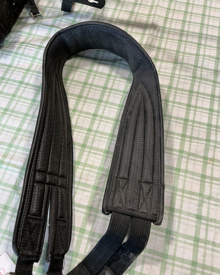 english dressage girth black neoprint 52"