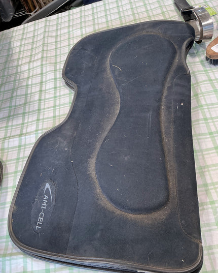black felt saddle pad ami-cell 