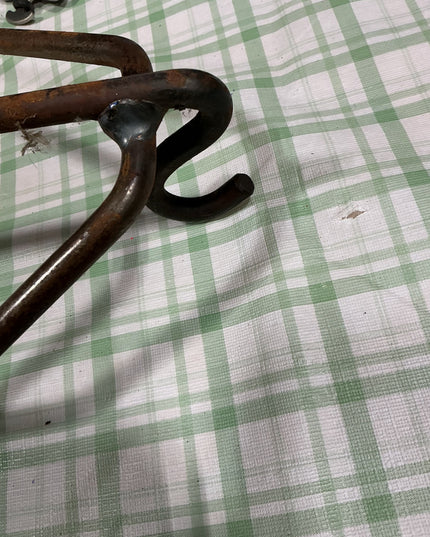 saddle stand with bridle hooks 