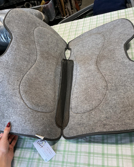 black felt saddle pad ami-cell 