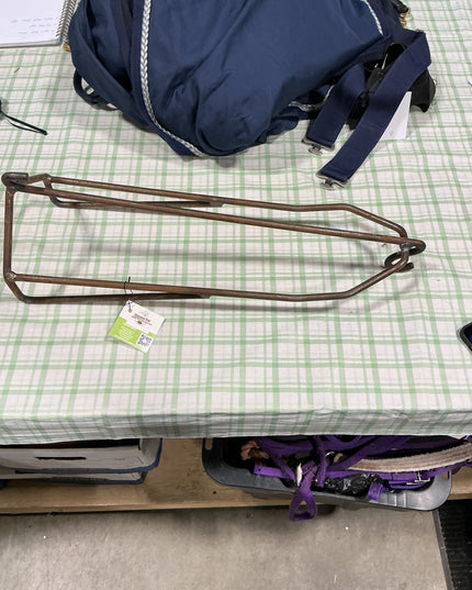 saddle stand with bridle hooks 