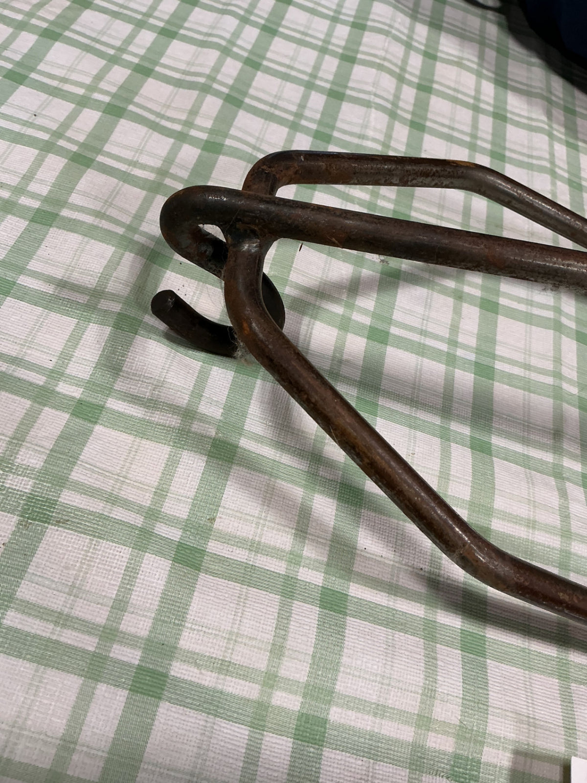 saddle stand with bridle hooks 