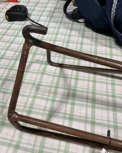 saddle stand with bridle hooks 