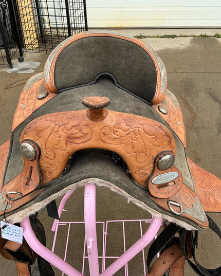 Western Saddle Treeless S16" G8"
