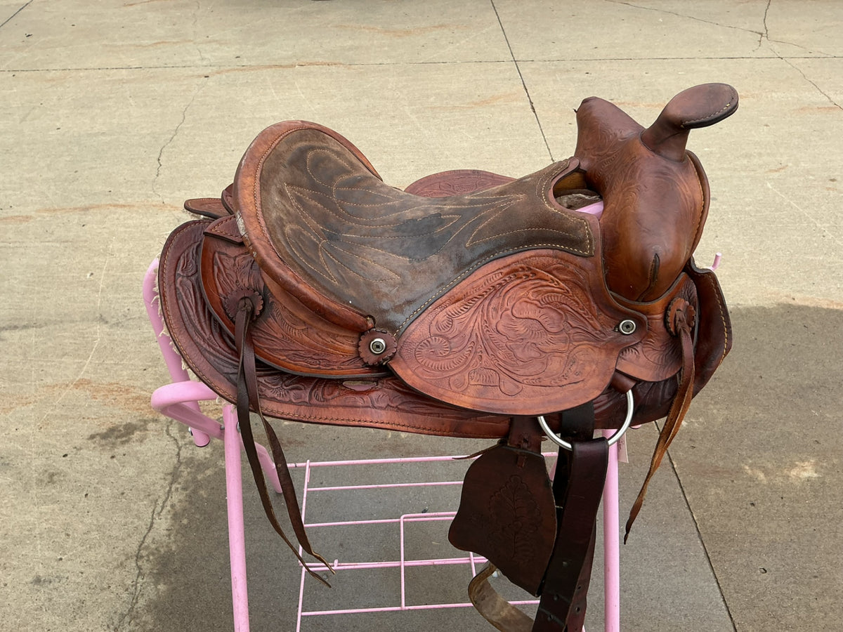 Western Saddle S15" G8"