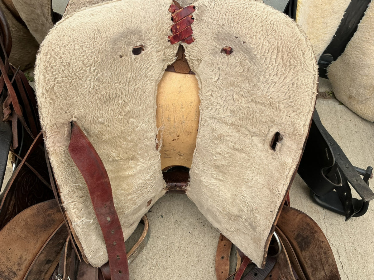 Western Saddle S15" G8"