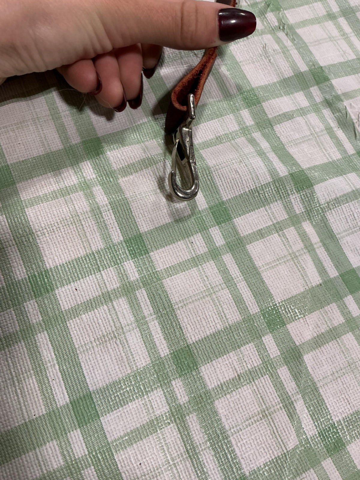 back to front  cinch keeper