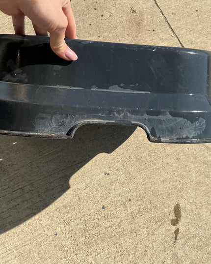 feed tub/salt block holder 