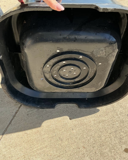 feed tub/salt block holder 