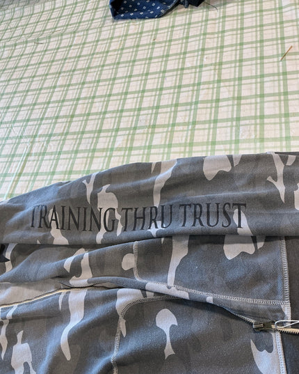 camo sweater zip up large 