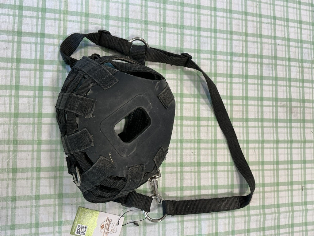 grazing muzzle black tough one 