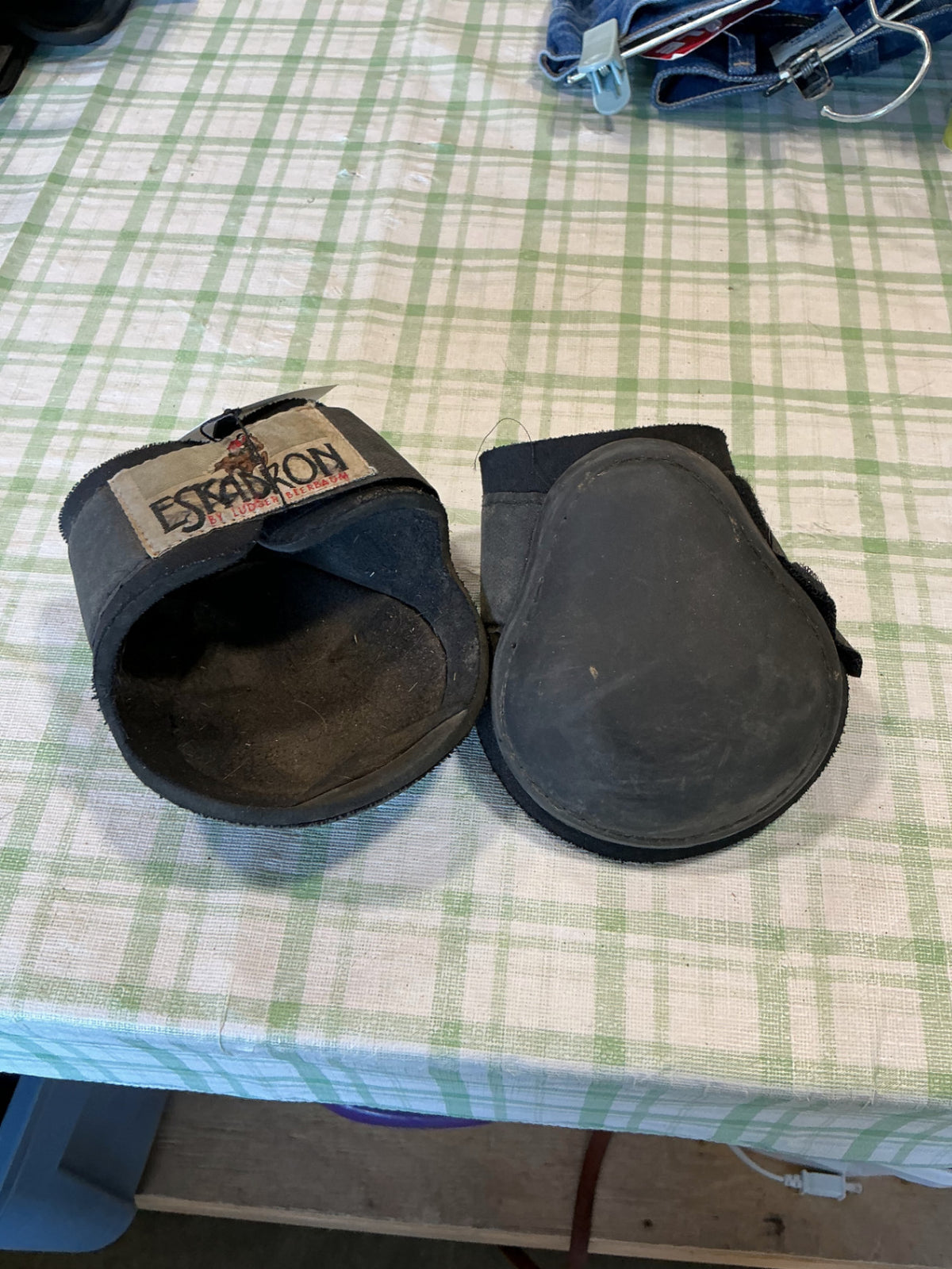 fetlock boots black eskadron 