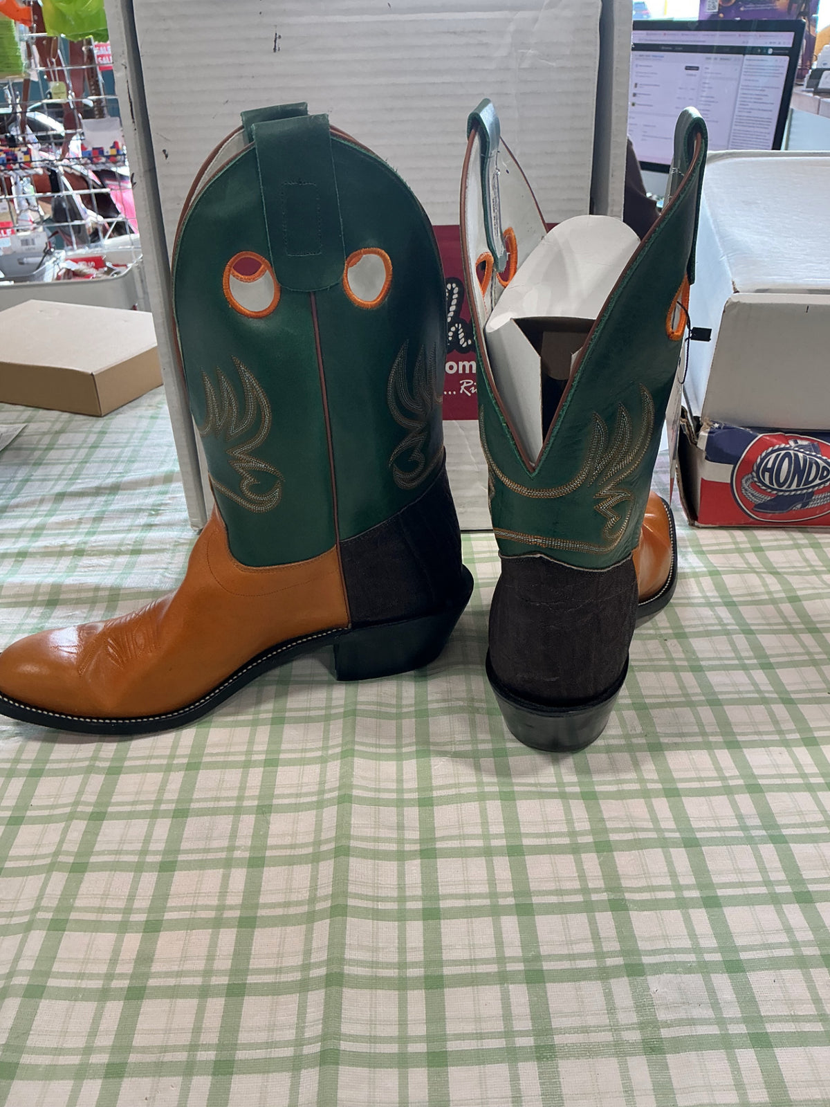 olatche cowboy boots 
