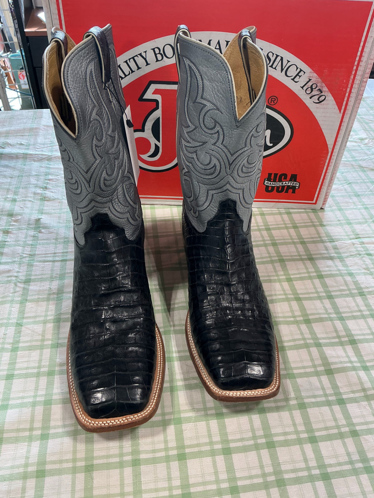 cowboy boots justin boots division of berkshire 
