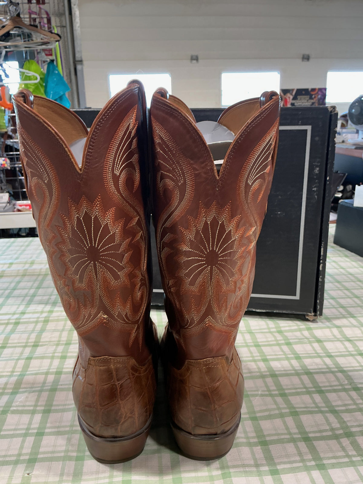 cowboy boots lucchese boot maker 